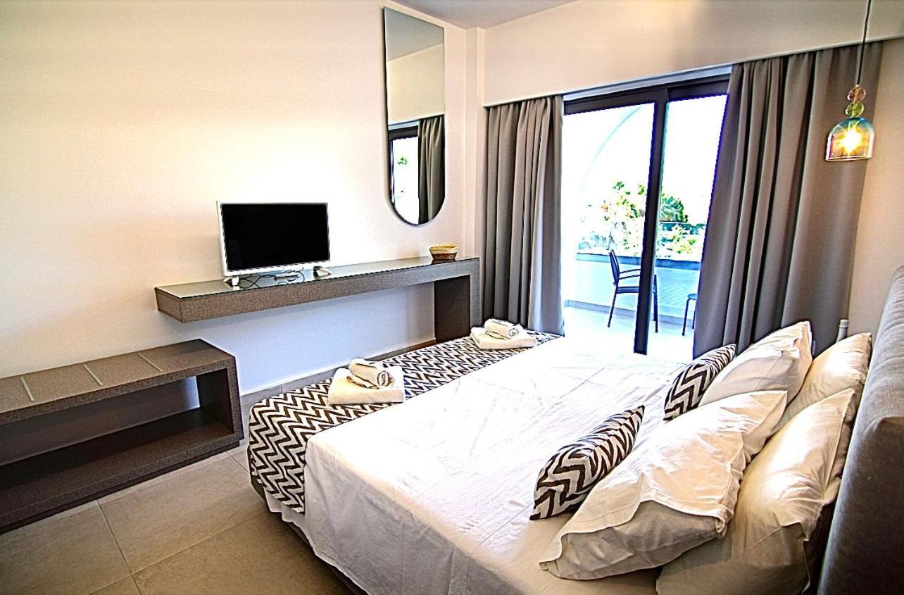 Happy Days Hotel, Adults Only Theológos Екстериор снимка